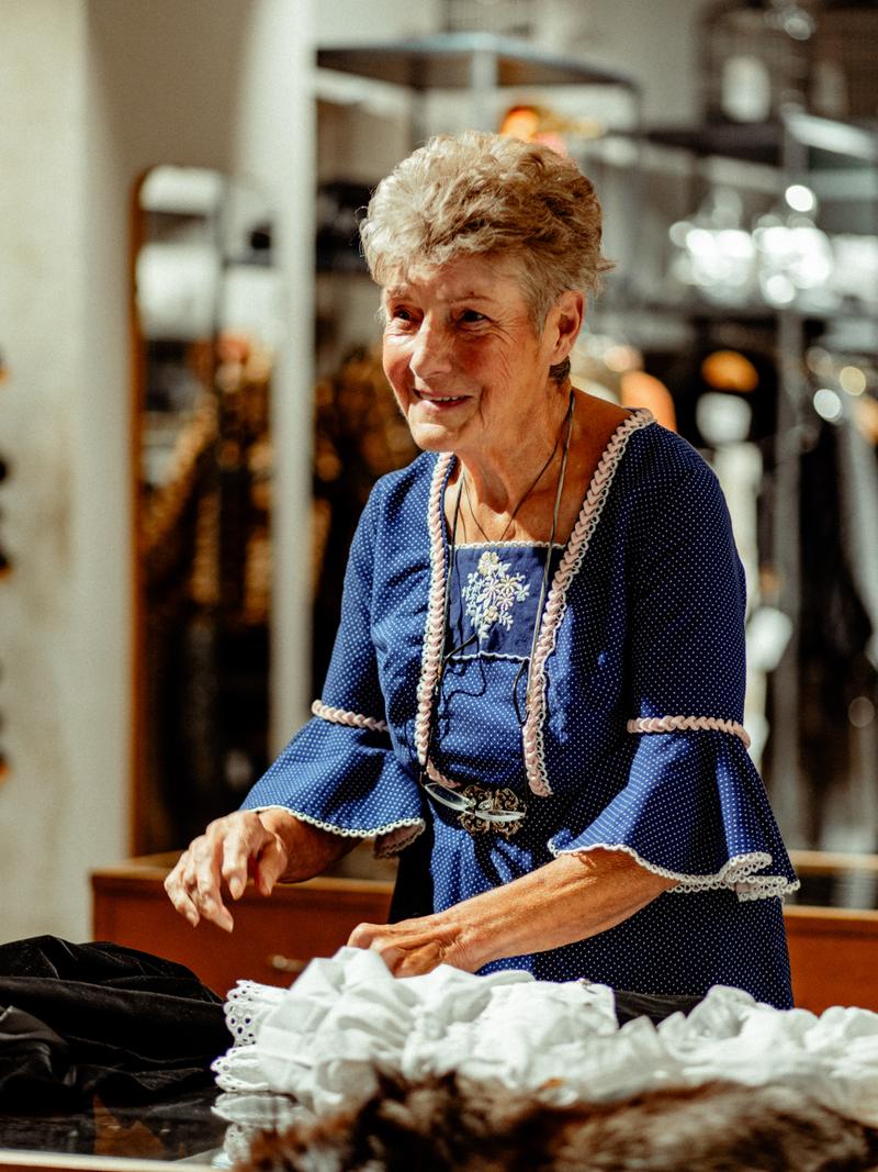 Fotoprojekt „Ich war nie nur mein Alter“ – Bewohnerin in der Boutique